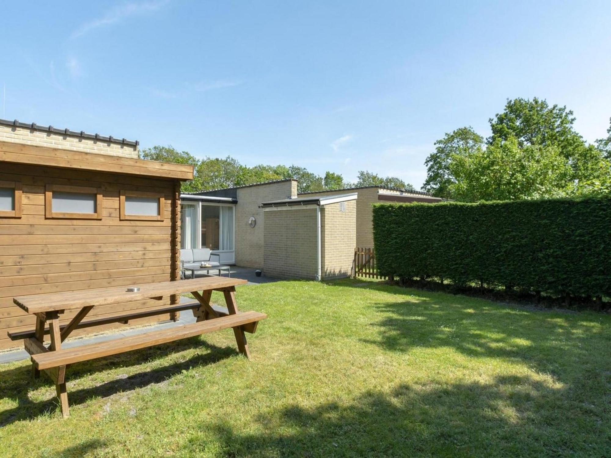 Contemporary Bungalow With Garden Sint Maartensvlotbrug Exterior foto